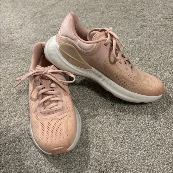 lululemon Beyondfeel Women’s Running Shoes in light pink size 9 - Picture 6 of 6